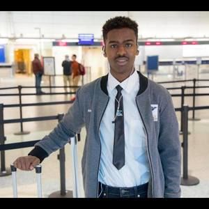 Meet your Posher, Aweis